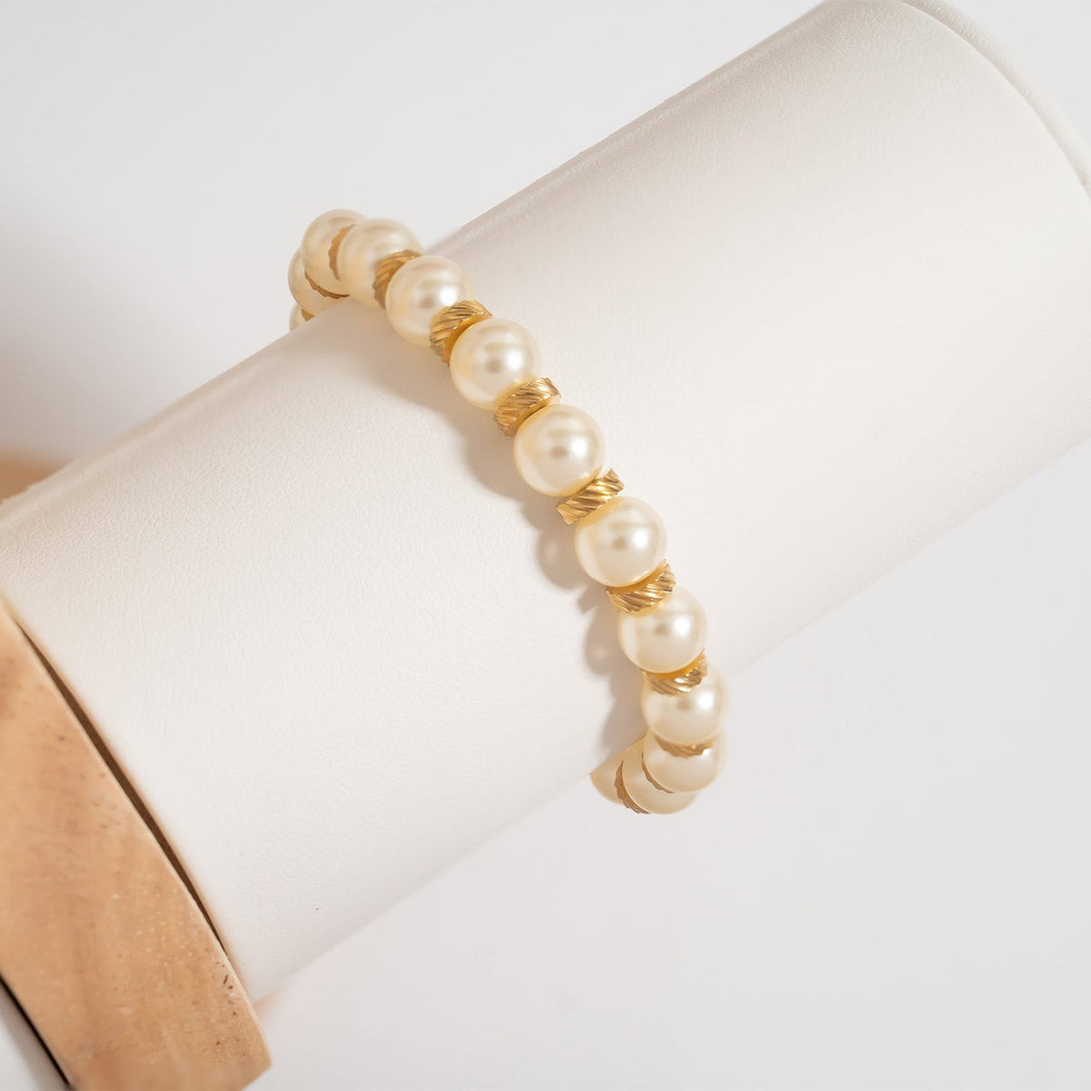 Kiska Glass Pearl Bracelet – product image 3