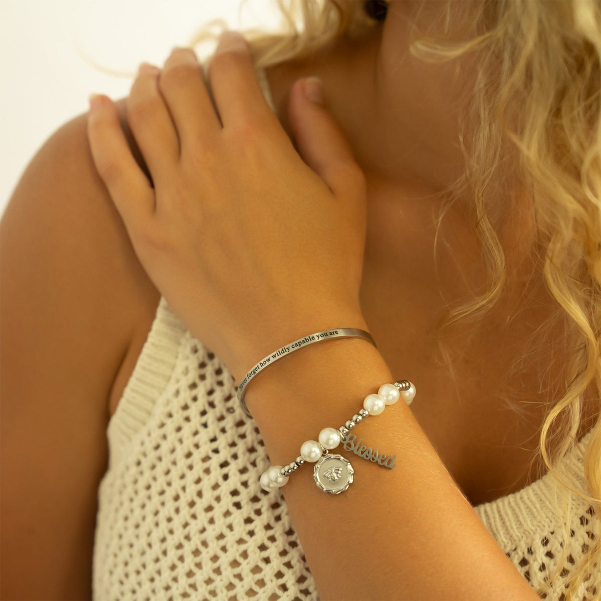Pearl Stretch Bracelet – product image 3