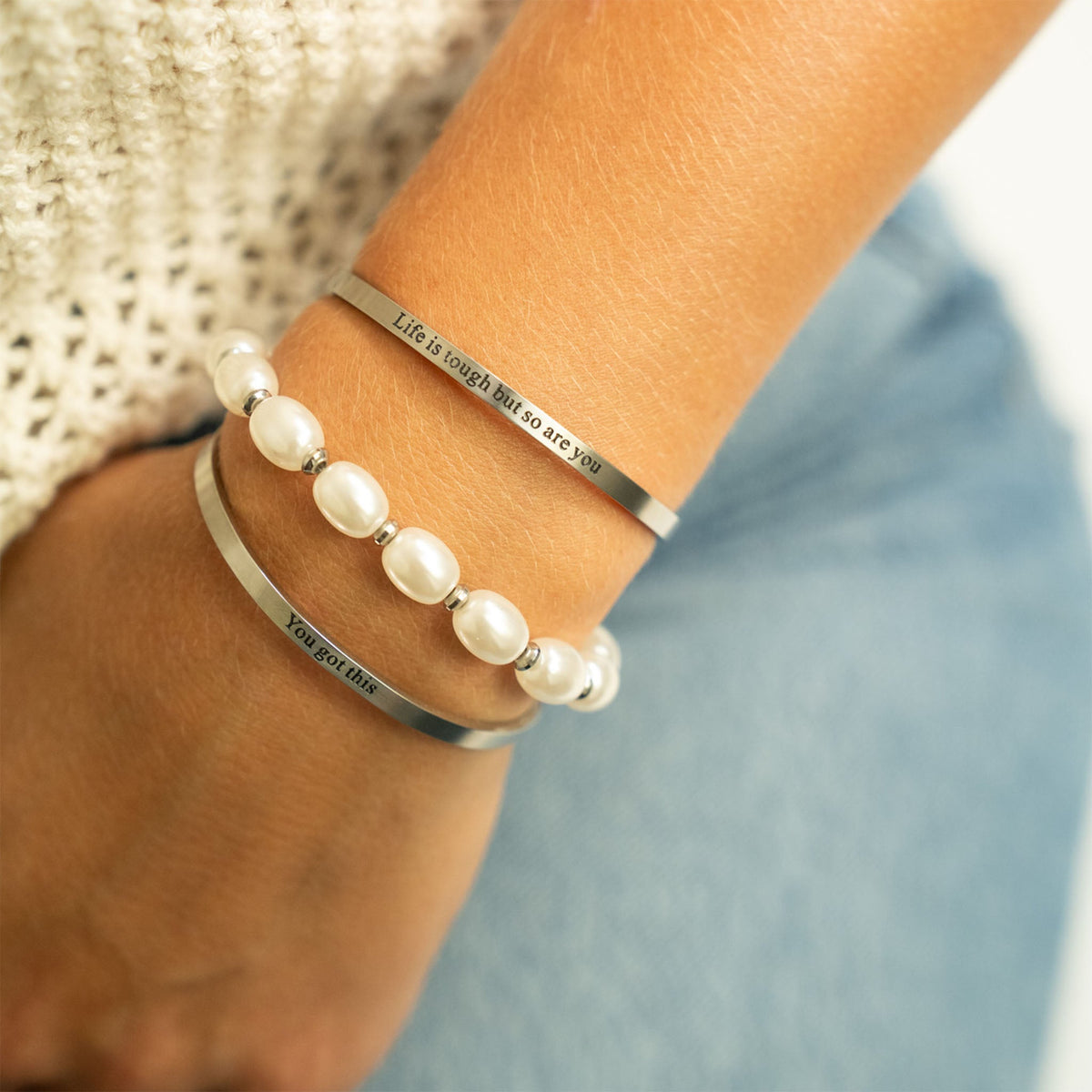 Glass Pearl Stretch Bracelet – product image 2