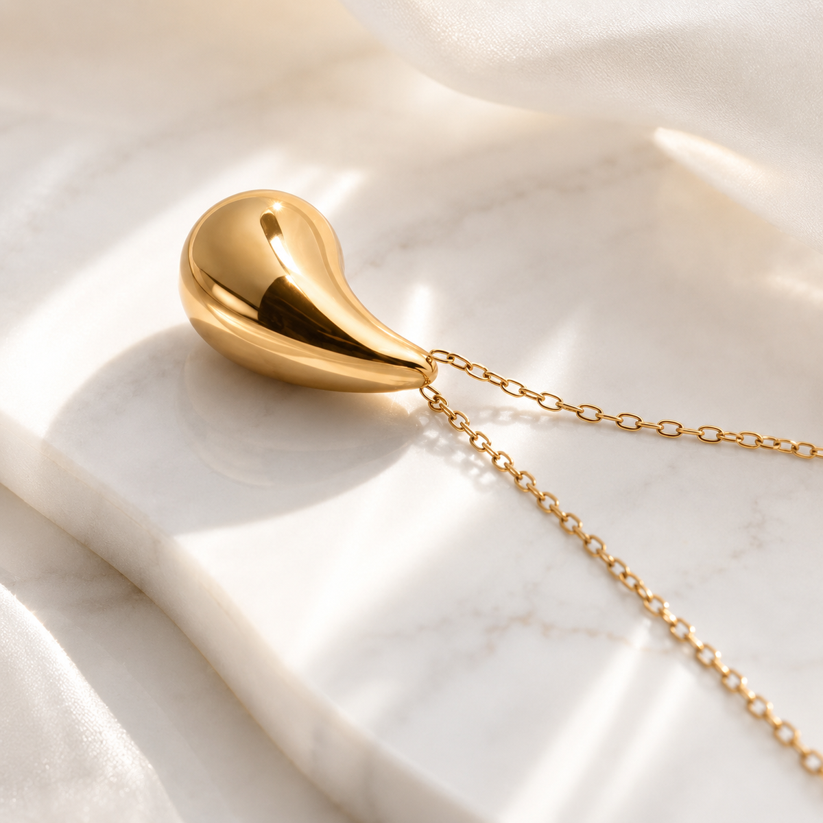 Teardrop Pendant Necklace – product image 3