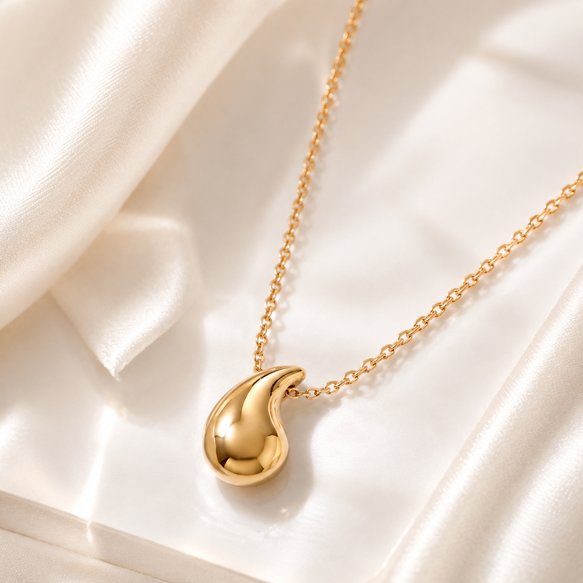 Teardrop Pendant Necklace – product image 1