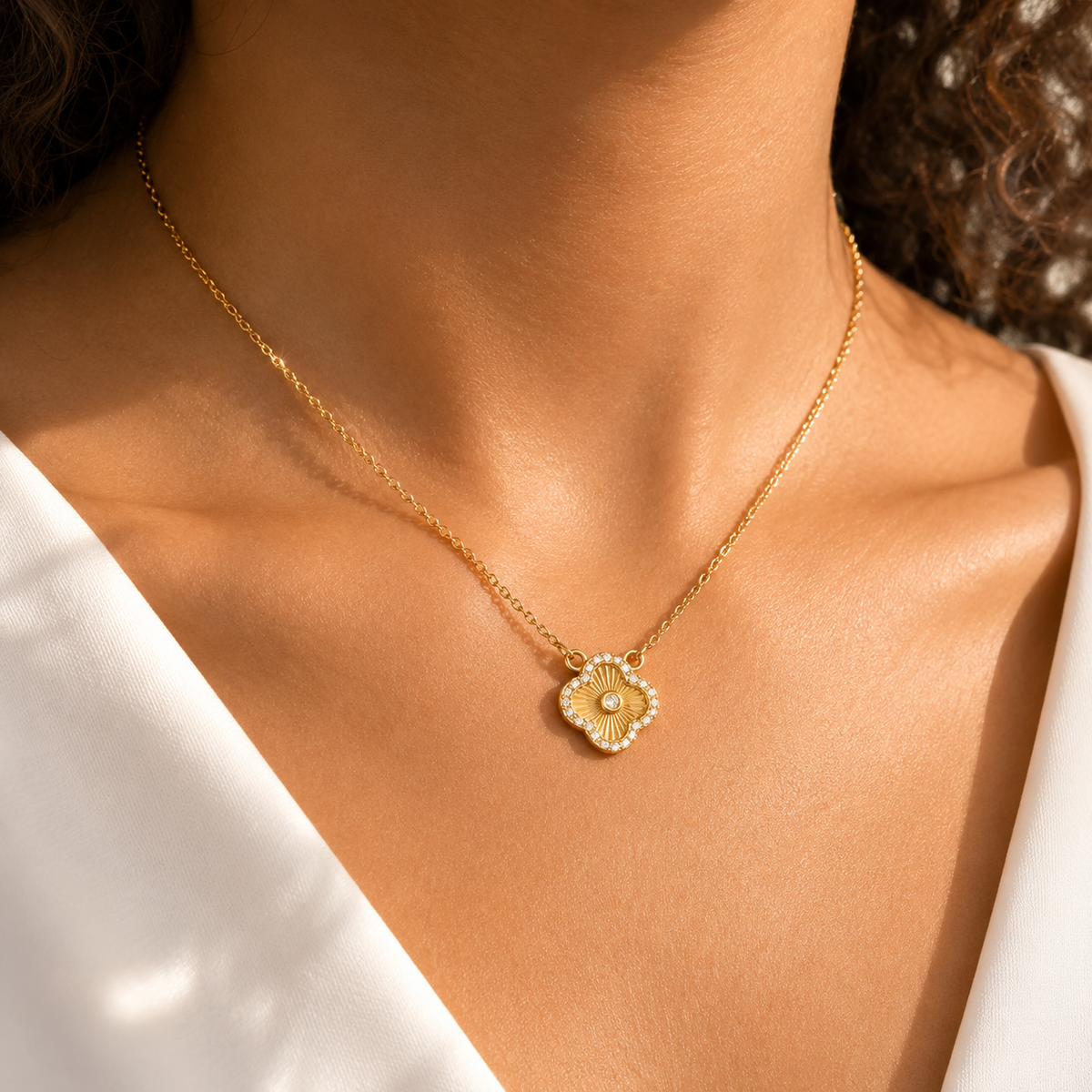 Flower Pendant Necklace – product image 4