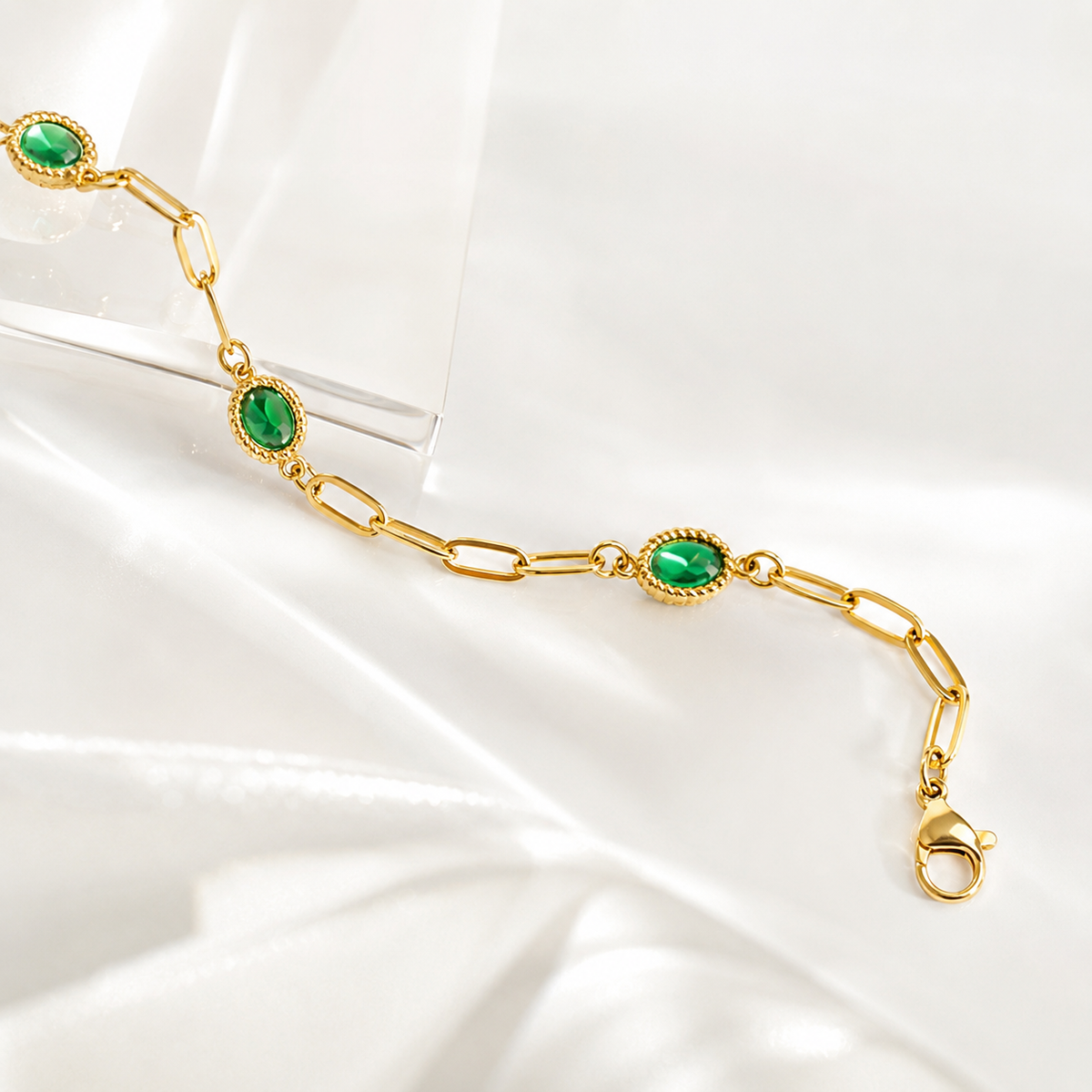 Emerald Paperclip Bracelet – product image 3