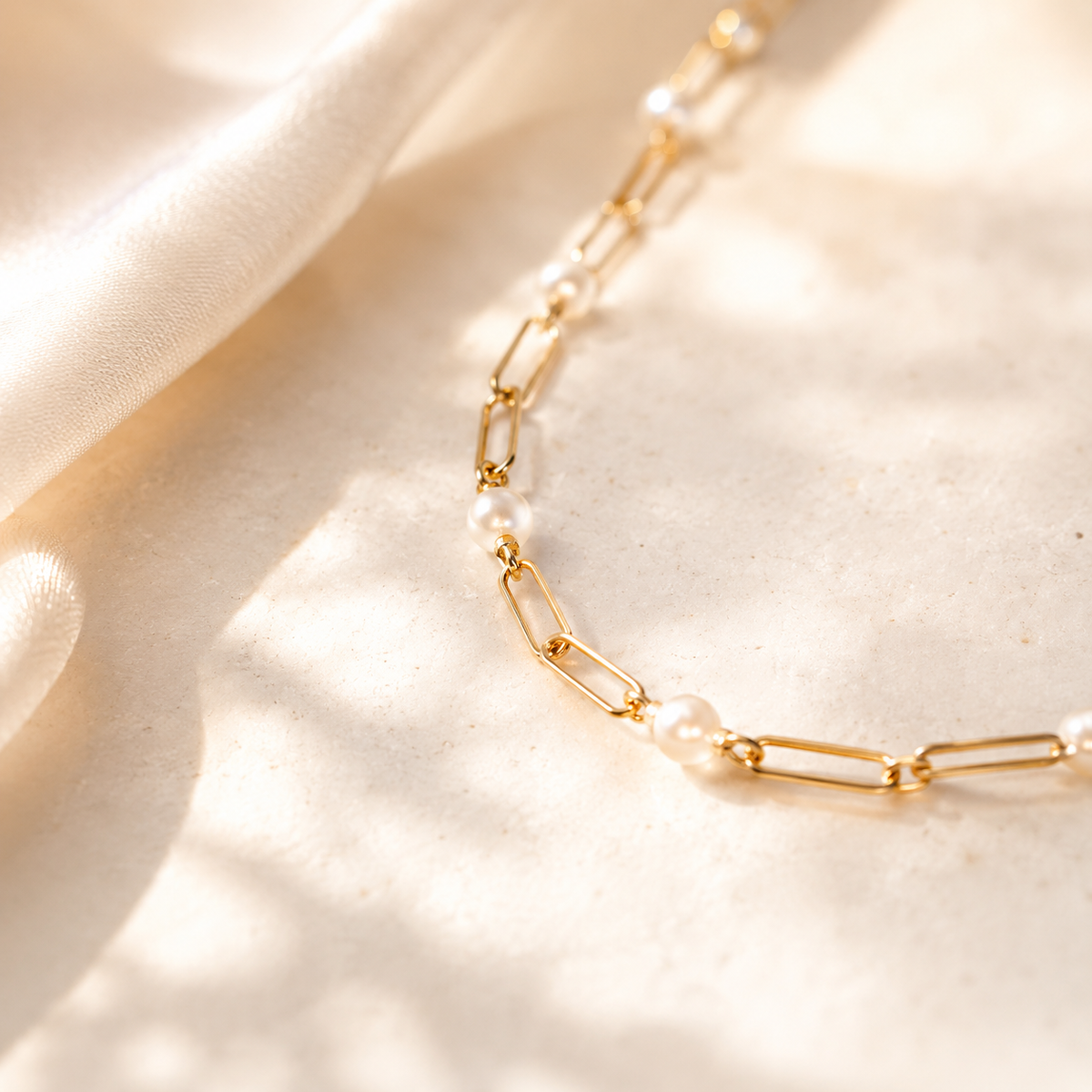 Pearl Paperclip Necklace – product image 3