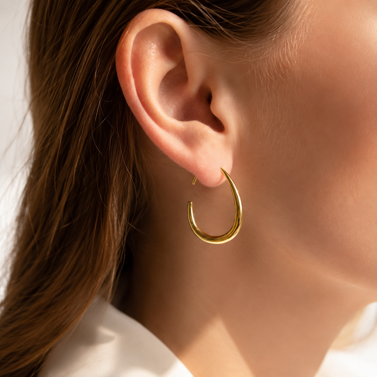 Sculptural Gold Hoop Earrings – product image 3